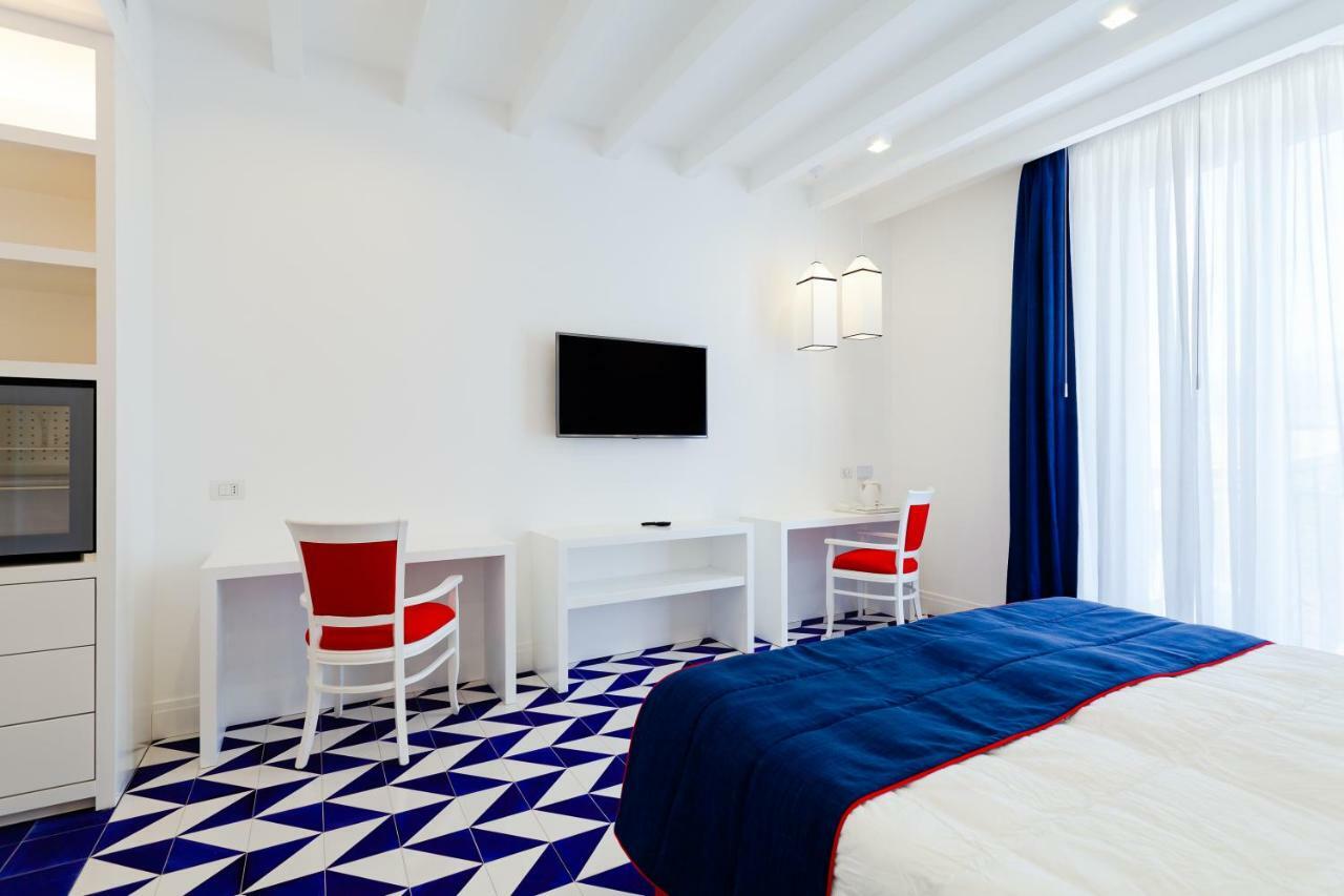 Maison Blu - Intimate Guesthouse Sorrento Exterior foto
